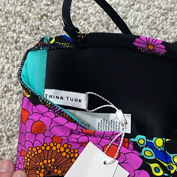 HP 5/17!! NWT Trina Turk Electric Reef Twist Bandeau Top - Picture 11 of 11